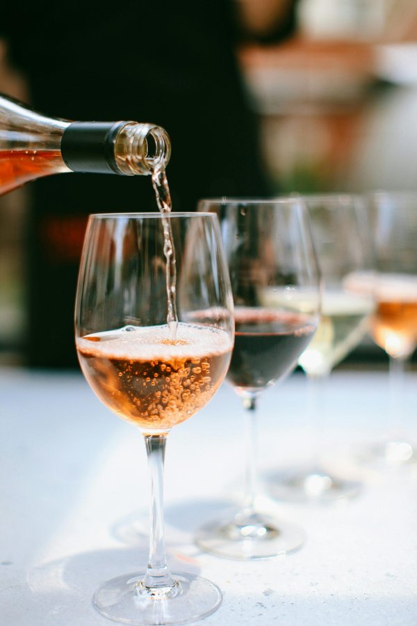 Venez savourer une soirée dégustation de vin à Caen !